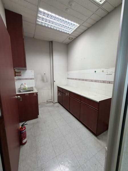 ABV Building, Changi South Ave 2, Bedok / Upper East Coast, 3,371 sqft, Office For Rent, by Hannah Tan, 22096632 - Kitchen - CommercialGuru.com.sg