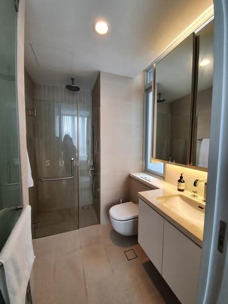 Sarkies Green, 10 Sarkies Road, Tanglin / Holland / Bukit Timah, 1 Bedroom, 484 sqft, Condominium For Rent, by Sunny Tham 谭燕生, 22104576 - Spacious bathroom - PropertyGuru.com.sg