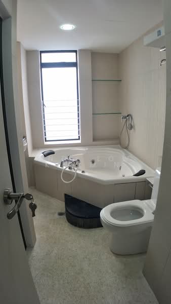 Balestier Point, 279 Balestier Road, 2 Bedrooms, 550 sqft, Apartment For Rent, by Andy Low Kia Min, 22105165 - Angelonia Suite / Bathroom With Bathtub - PropertyGuru.com.sg