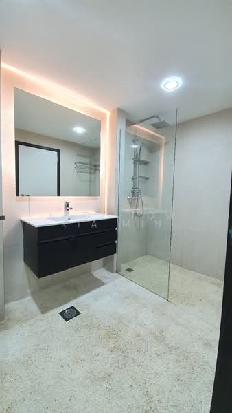 Balestier Point, 279 Balestier Road, 2 Bedrooms, 550 sqft, Apartment For Rent, by Andy Low Kia Min, 22105165 - Begonia Suite / Bathroom - PropertyGuru.com.sg