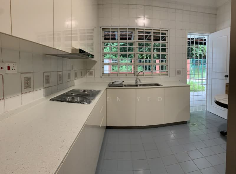 Hillview Villas, Hillview Crescent, 5 Bedrooms, 3,500 sqft, Terraced House For Rent, by Aileen Yeo, 22105918 - PropertyGuru.com.sg