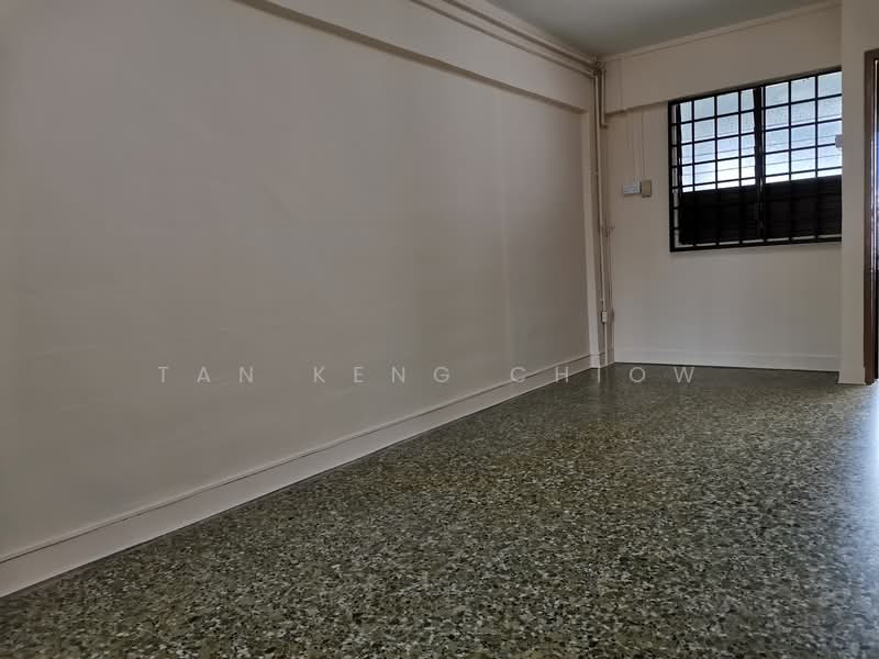 332 Ang Mo Kio Avenue 1, 332 Ang Mo Kio Avenue 1, 2 Bedrooms, 700 sqft, HDB Flat For Rent, by Tan Keng Chiow, 22106126 - PropertyGuru.com.sg