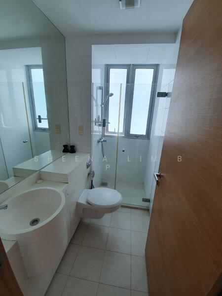 Twin Regency, 26 Kim Tian Road, 3 Bedrooms, 1,227 sqft, Condominium For Rent, by Sheena Lim B P, 22106163 - PropertyGuru.com.sg