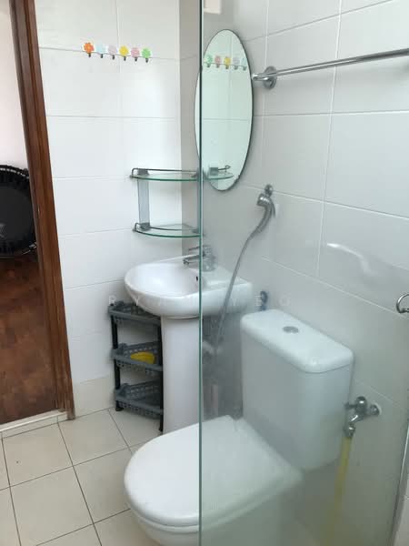 Carlisle Road, CARLISLE ROAD, 2 Bedrooms, 1,000 sqft, Terraced House For Rent, by Ryan Yeo, 22109195 - PropertyGuru.com.sg