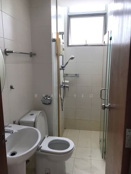 Carlisle Road, CARLISLE ROAD, 2 Bedrooms, 1,000 sqft, Terraced House For Rent, by Ryan Yeo, 22109195 - PropertyGuru.com.sg