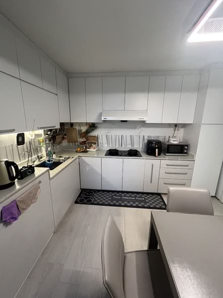 657 Yishun Avenue 4, 657 Yishun Avenue 4, Room Rental, 110 sqft, HDB Flat For Rent, by Kerri Koh Li Ping, 22111513 - PropertyGuru.com.sg