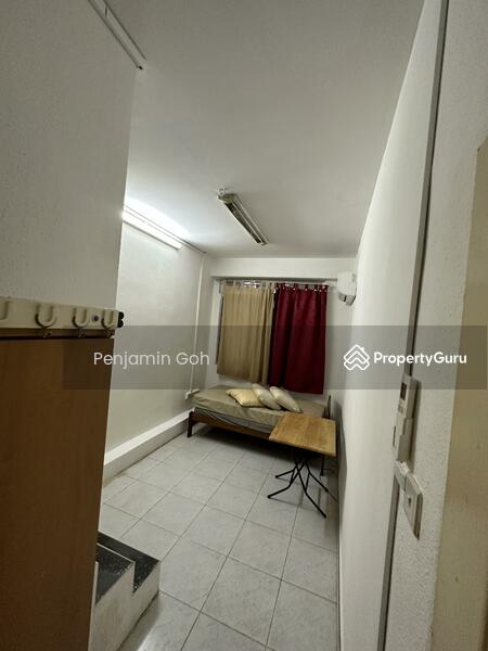 For Rent - Master room @ Upper Serangoon Road walkup unit