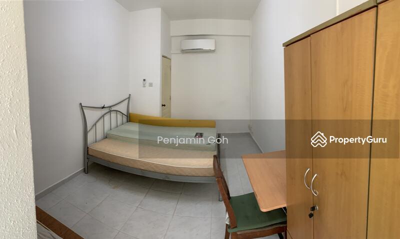 For Rent - Master room @ Upper Serangoon Road walkup unit