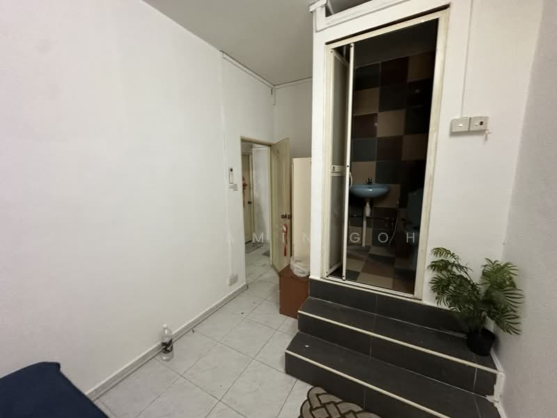 Master room @ Upper Serangoon Road walkup unit, Upper Serangoon Road, Room Rental, 50 sqft, Walk-up Apartment For Rent, by Penjamin Goh, 22124771 - PropertyGuru.com.sg