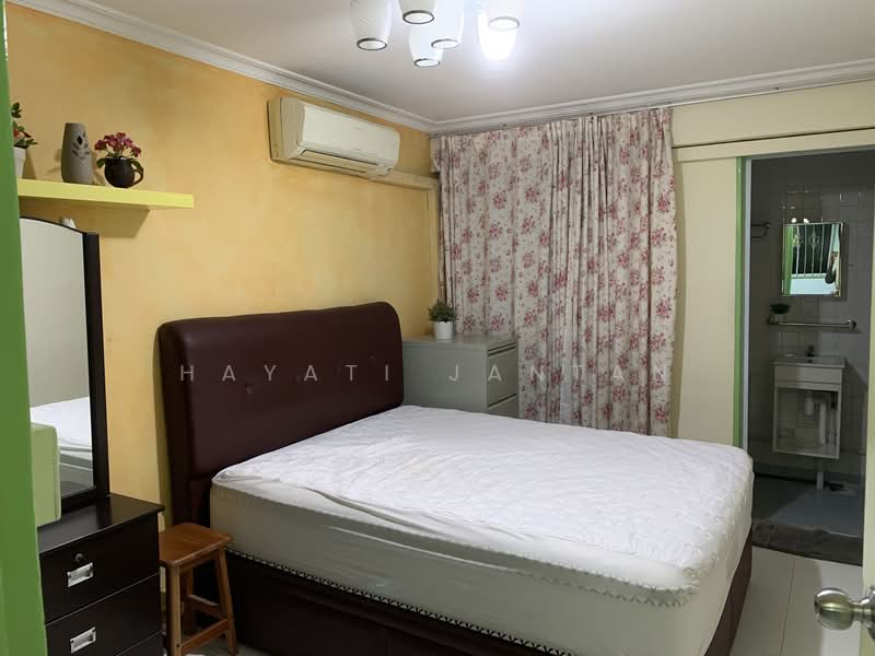 243 Yishun Ring Road, 243 Yishun Ring Road, 2 Bedrooms, 689 sqft, HDB Flat For Rent, by Hayati Jantan, 22137119 - PropertyGuru.com.sg