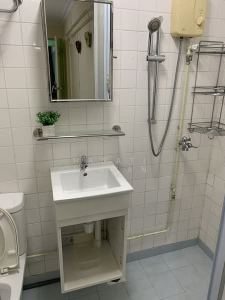 243 Yishun Ring Road, 243 Yishun Ring Road, 2 Bedrooms, 689 sqft, HDB Flat For Rent, by Hayati Jantan, 22137119 - PropertyGuru.com.sg