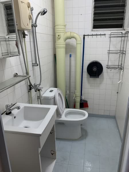 243 Yishun Ring Road, 243 Yishun Ring Road, 2 Bedrooms, 689 sqft, HDB Flat For Rent, by Hayati Jantan, 22137119 - PropertyGuru.com.sg