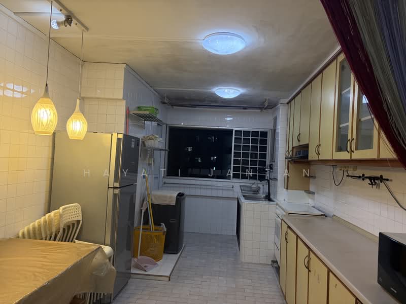 243 Yishun Ring Road, 243 Yishun Ring Road, 2 Bedrooms, 689 sqft, HDB Flat For Rent, by Hayati Jantan, 22137119 - PropertyGuru.com.sg