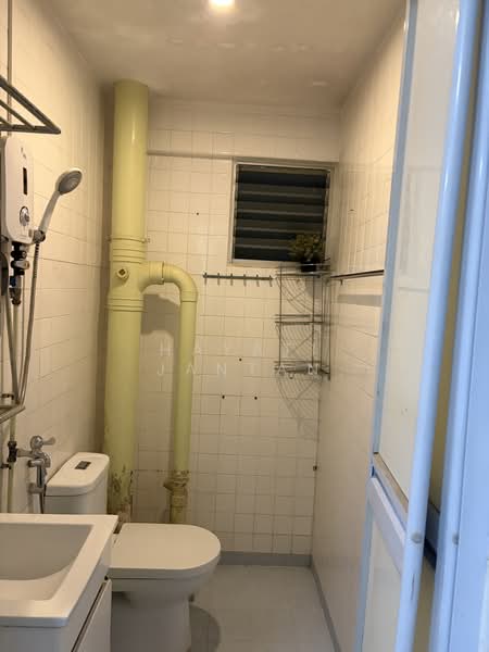 243 Yishun Ring Road, 243 Yishun Ring Road, 2 Bedrooms, 689 sqft, HDB Flat For Rent, by Hayati Jantan, 22137119 - PropertyGuru.com.sg
