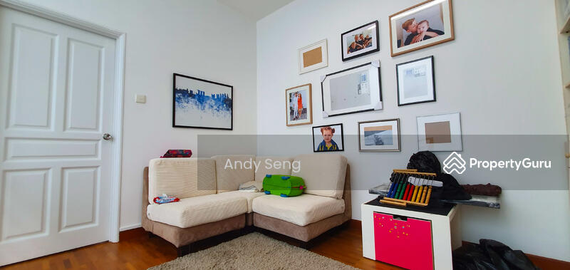 2nd floor living room