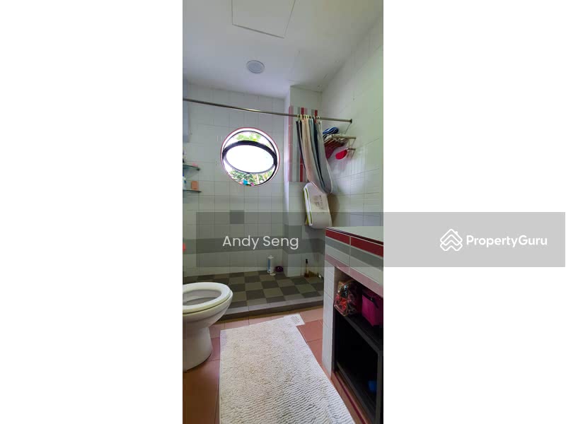 MBR bathroom