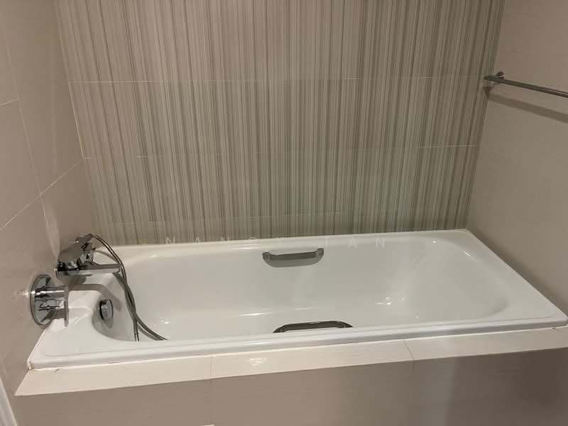 The Wharf Residence, 7 Tong Watt Road, 2 Bedrooms, 1,066 sqft, Condominium For Rent, by Nancy Tan, 22147573 - Bathtub - PropertyGuru.com.sg