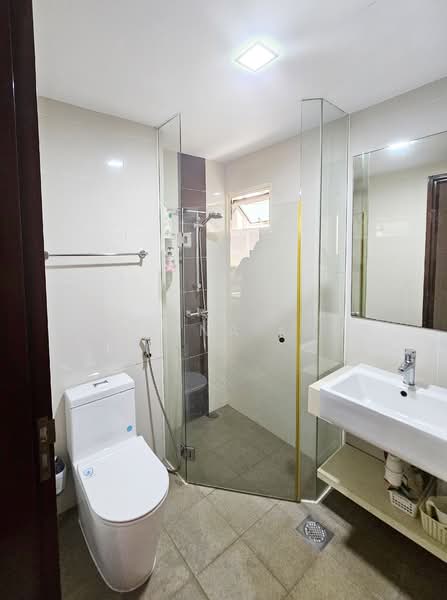 Watercolours Condominium For Sale at S$ 1,100,000 | PropertyGuru Singapore