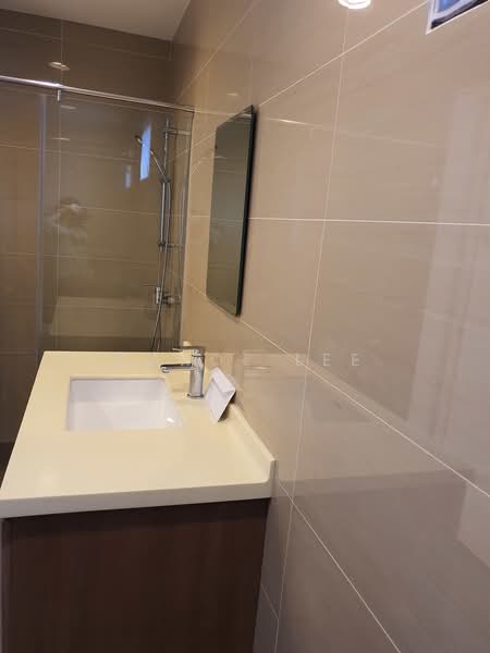 Jalan Asas, Jalan Asas, 3 Bedrooms, 2,500 sqft, Semi-Detached House For Rent, by Carol Lee, 22151402 - Renovated Bathroom - PropertyGuru.com.sg