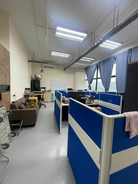 Tradehub 21, 8 Boon Lay Way, 2,002 sqft, Light Industrial (B1) For Rent, by Brandon Kho, 22153838 - CommercialGuru.com.sg