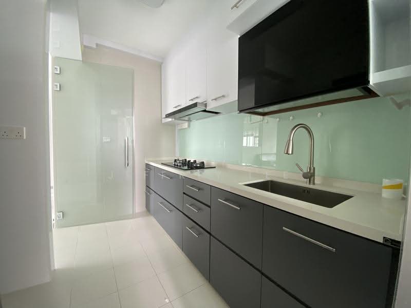 130B Lorong 1 Toa Payoh, 130B Lorong 1 Toa Payoh, Balestier / Toa Payoh, 2 Bedrooms, 700 sqft, HDB Flat For Rent, by Jeffrey Lee, 22157399 - Kitchen - PropertyGuru.com.sg