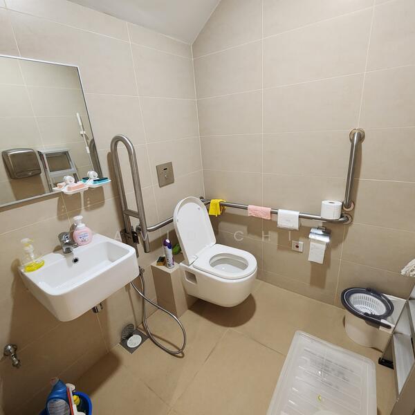 The MidTown, 1189 Upper Serangoon Road, Hougang / Punggol / Sengkang, 767 sqft, Mall Shop For Rent, by David Chia, 22161697 - CommercialGuru.com.sg