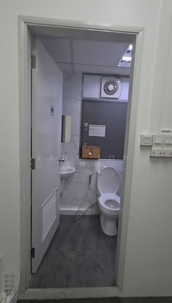 One Commonwealth, 1 Commonwealth Lane, 2,045 sqft, Factory / Workshop (B2) For Rent, by Zane Toh 卓琳丽, 22162390 - CommercialGuru.com.sg