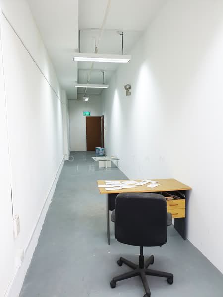 Woodlands Bizhub, 242 Woodlands Industrial Park E5, 350 sqft, Factory / Workshop (B2) For Rent, by Colin Tan, 22164467 - Woodlands Bizhub - Inside of 325sf room (1478cm x 204.5cm) - CommercialGuru.com.sg