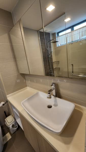 West Bay Condo, 50 West Coast Crescent, Room Rental, 220 sqft, Condominium For Rent, by Willy Tan, 22166535 - Bathroom Top - PropertyGuru.com.sg