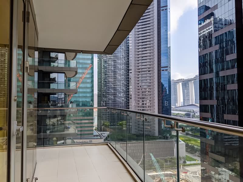 One Shenton, 1 Shenton Way, 4 Bedrooms, 5,640 sqft, Condominium For Rent, by Vivian Tan B L, 22193801 - Large balconies in the house to enjoy the city view - PropertyGuru.com.sg