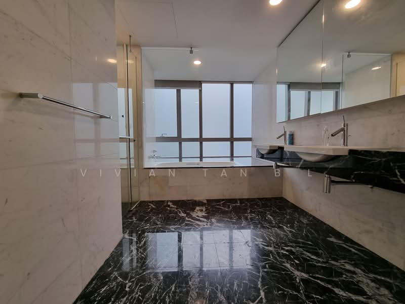 One Shenton, 1 Shenton Way, 4 Bedrooms, 5,640 sqft, Condominium For Rent, by Vivian Tan B L, 22193801 - Master Bath - Exquisite architectural finishing - PropertyGuru.com.sg
