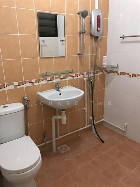 695 hougang, 530695, Hougang / Punggol / Sengkang, 2 Bedrooms, 796 sqft, HDB Flat For Rent, by Richard Tan, 22198462 - PropertyGuru.com.sg
