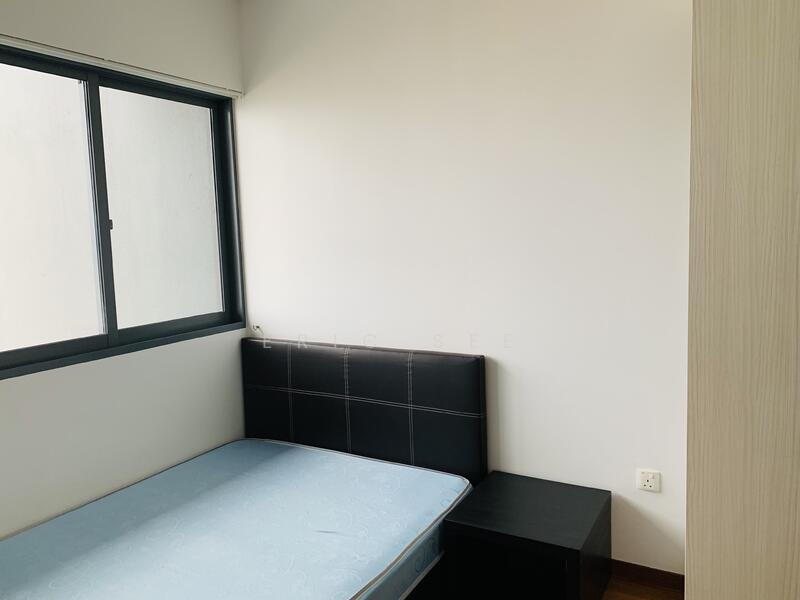 Bedroom fitted with Queen size bed