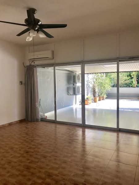 Ridgewood Condominium, 3 Ridgewood Close, 3 Bedrooms, 3,400 sqft, Condominium For Rent, by Juliet Stannard, 22207726 - PropertyGuru.com.sg