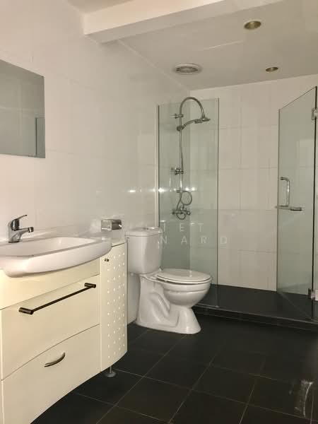 Ridgewood Condominium, 3 Ridgewood Close, 3 Bedrooms, 3,400 sqft, Condominium For Rent, by Juliet Stannard, 22207726 - PropertyGuru.com.sg