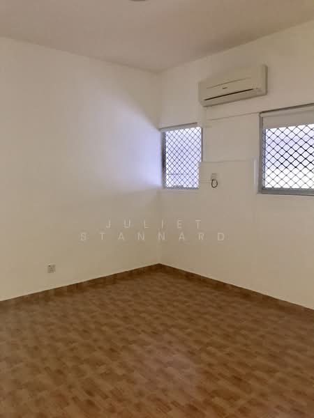 Ridgewood Condominium, 3 Ridgewood Close, 3 Bedrooms, 3,400 sqft, Condominium For Rent, by Juliet Stannard, 22207726 - PropertyGuru.com.sg