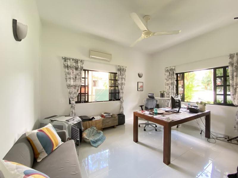 Shamrock Park, Namly Crescent, Tanglin / Holland / Bukit Timah, 6 Bedrooms, 4,993 sqft, Detached House For Rent, by Derrick Goh, 22210205 - PropertyGuru.com.sg
