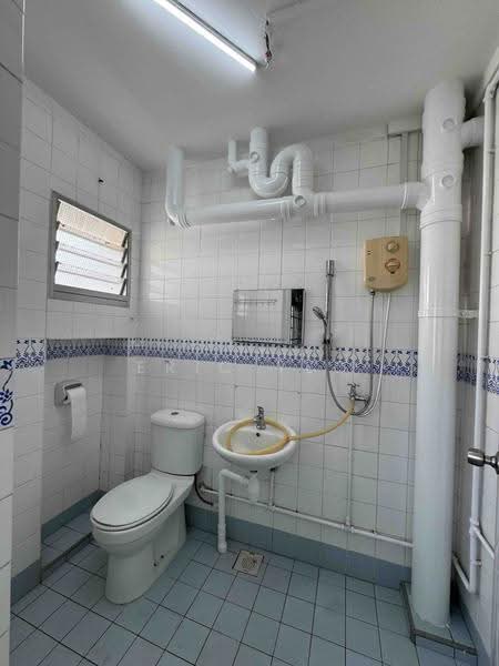 231 Pasir Ris Drive 4, 231 Pasir Ris Drive 4, Pasir Ris / Tampines, 3 Bedrooms, 1,150 sqft, HDB Flat For Rent, by Eric Yeo, 22216346 - Bathroom - PropertyGuru.com.sg