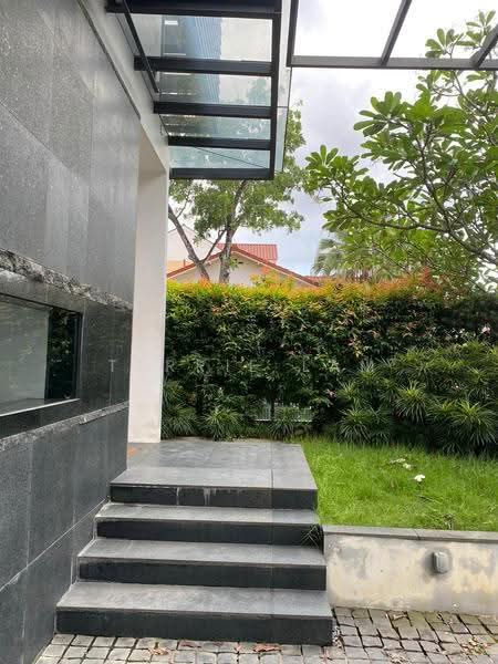 Landed, Namly, Tanglin / Holland / Bukit Timah, 5 Bedrooms, 4,500 sqft, Semi-Detached House For Rent, by Terrie Lam, 22233561 - PropertyGuru.com.sg
