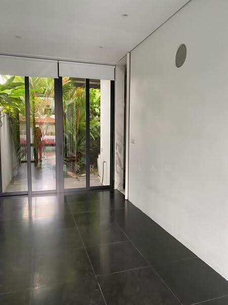 Landed, Namly, Tanglin / Holland / Bukit Timah, 5 Bedrooms, 4,500 sqft, Semi-Detached House For Rent, by Terrie Lam, 22233561 - PropertyGuru.com.sg