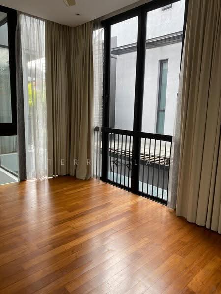 Landed, Namly, Tanglin / Holland / Bukit Timah, 5 Bedrooms, 4,500 sqft, Semi-Detached House For Rent, by Terrie Lam, 22233561 - PropertyGuru.com.sg