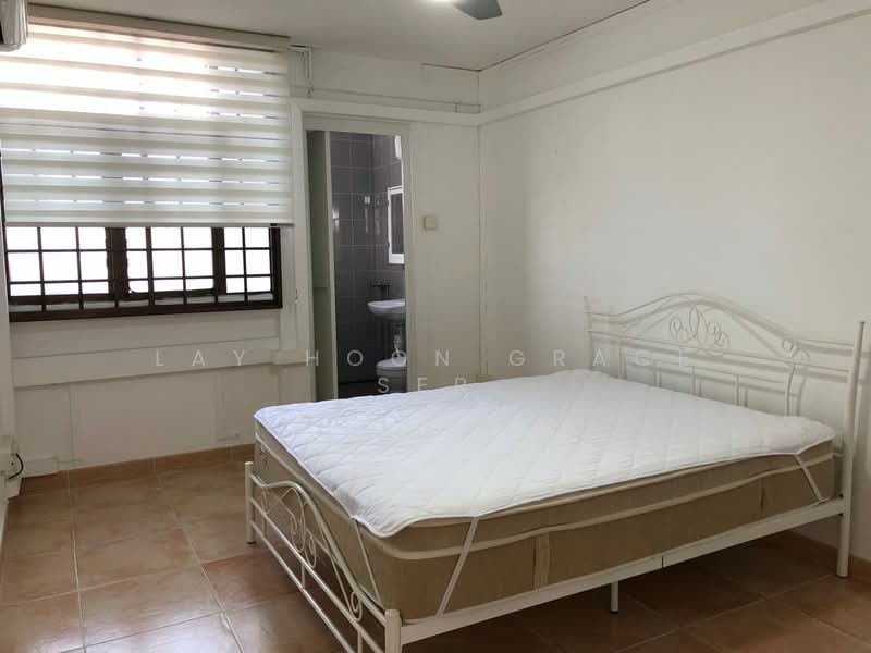 159 Bedok South Avenue 3, 159 Bedok South Avenue 3, 3 Bedrooms, 1,130 sqft, HDB Flat For Rent, by Lay Hoon Grace Ser, 22244897 - Master Bedroom - PropertyGuru.com.sg