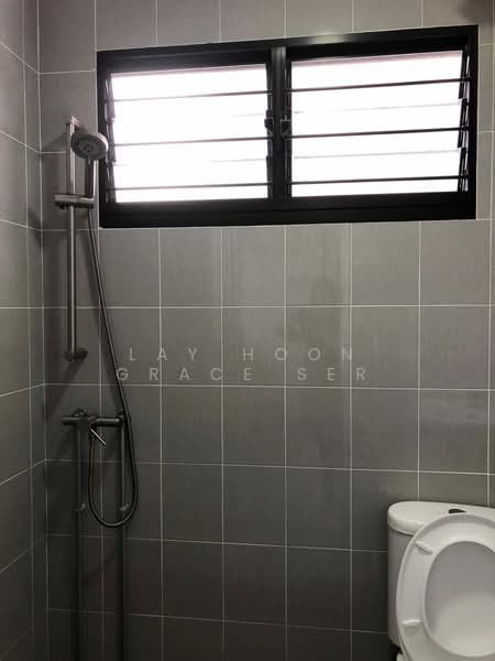 159 Bedok South Avenue 3, 159 Bedok South Avenue 3, 3 Bedrooms, 1,130 sqft, HDB Flat For Rent, by Lay Hoon Grace Ser, 22244897 - Common Bathroom - PropertyGuru.com.sg