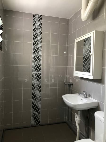 159 Bedok South Avenue 3, 159 Bedok South Avenue 3, 3 Bedrooms, 1,130 sqft, HDB Flat For Rent, by Lay Hoon Grace Ser, 22244897 - Master Bedroom - PropertyGuru.com.sg