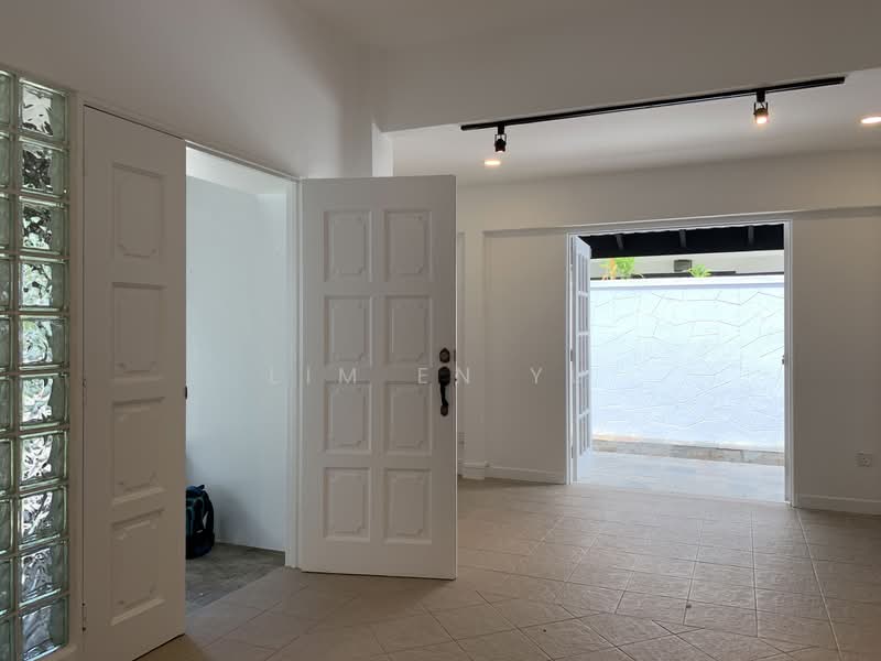 Semi-D at Hua Guan Avenue, Hua Guan Avenue, 3 Bedrooms, 2,500 sqft, Semi-Detached House For Rent, by Lim En Yu, 22250564 - Foyer - PropertyGuru.com.sg