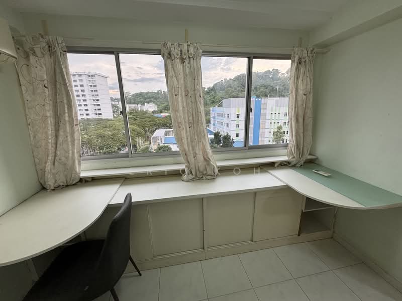 22 Telok Blangah Crescent, 22 Telok Blangah Crescent, 2 Bedrooms, 744 sqft, HDB Flat For Rent, by Eric Koh, 22251374 - View from Front Bedroom - PropertyGuru.com.sg