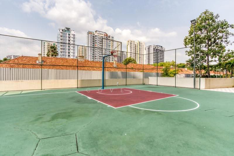 Fortune Jade, 501 Dunman Road, East Coast / Marine Parade, Room Rental, 167 sqft, Apartment For Rent, by Cove, 22261349 - Rooftop basketball field. - PropertyGuru.com.sg