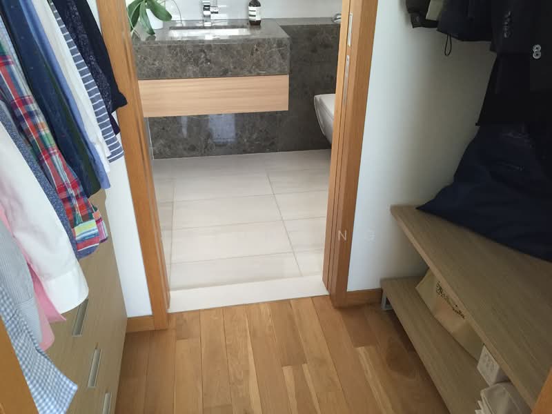 Concourse Skyline, 300 Beach Road, 2 Bedrooms, 1,163 sqft, Condominium For Rent, by Jason Ang, 22275974 - Walk in wardrobe - PropertyGuru.com.sg