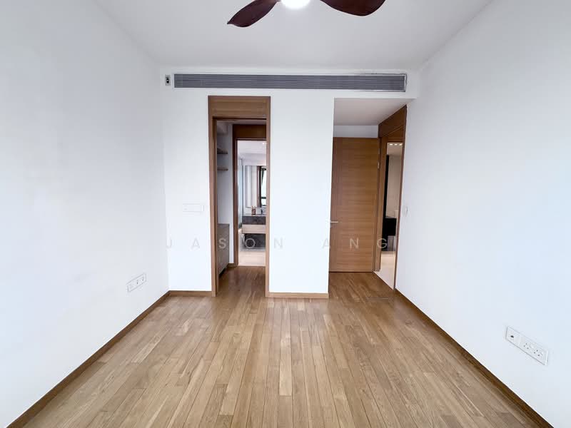 Concourse Skyline, 300 Beach Road, 2 Bedrooms, 1,163 sqft, Condominium For Rent, by Jason Ang, 22275974 - Spacious master bedroom - PropertyGuru.com.sg