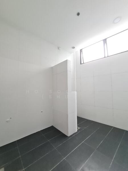 Novelty BizCentre, 18 Howard Road, Macpherson / Potong Pasir, 2,616 sqft, Light Industrial (B1) For Rent, by Ho Soo Hui (Shue), 22278543 - CommercialGuru.com.sg